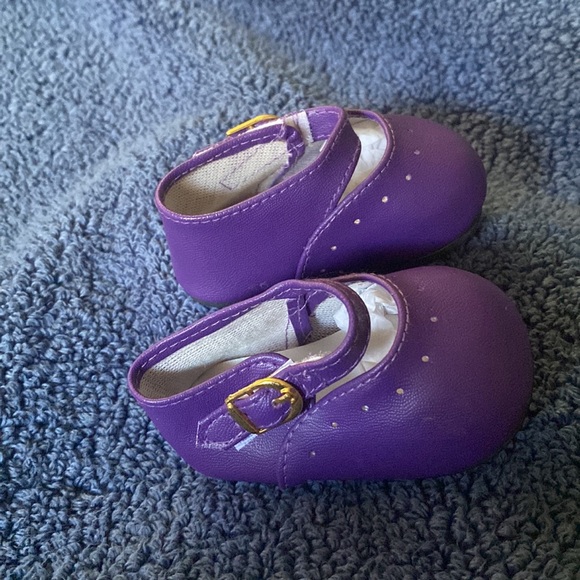 Odd things sale, baby shoes, doll shoes, material,tapestry’s,patterns. - Picture 5 of 15